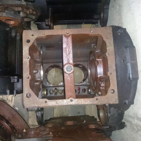 Блок цилиндров TY290/TY295 "голый"