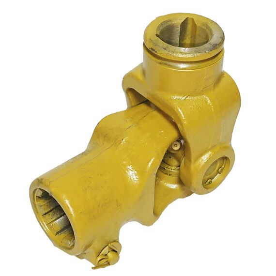 Шарнир карданного вала (ГУК) 8 шлицов (сечение трехлимонник) D=28 мм Шарнир карданного вала (ГУК) 8 шлицов (сечение трехлимонник) D=28 мм