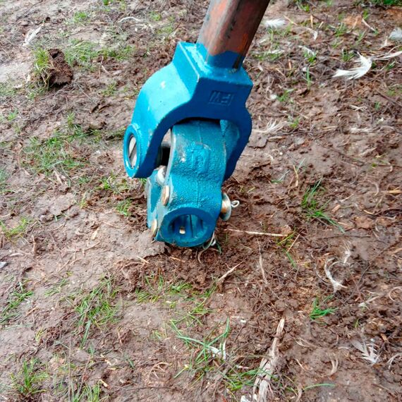 Вал карданный 8*8 разные шлицы, 700 мм, квадрат, крест. 39х118 (80-150л.с) фрез 180-240 усил. Вал карданный 8*8 разные шлицы, 700 мм, квадрат, крест. 39х118 (80-150л.с) фрез 180-240 усил.