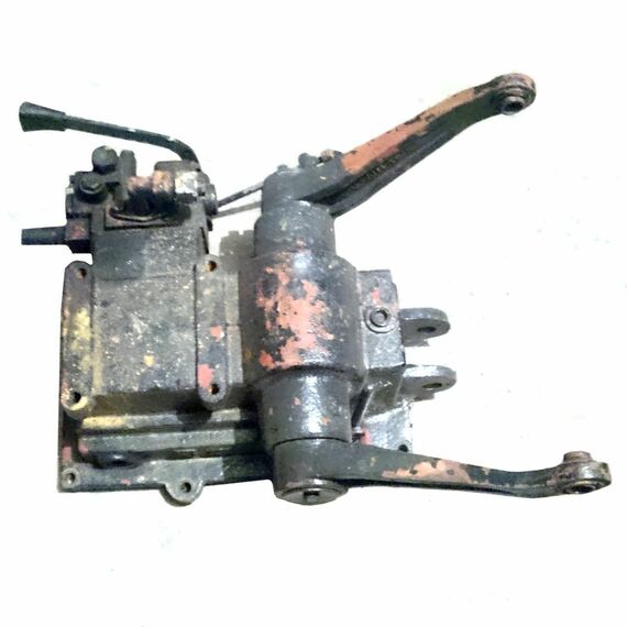 Гидробак (Гидравлический бак) в сборе Уралец (с гидрораспределителем)